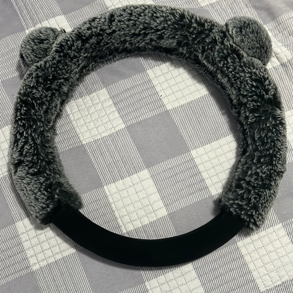 It is a Bear steering wheel fits any car